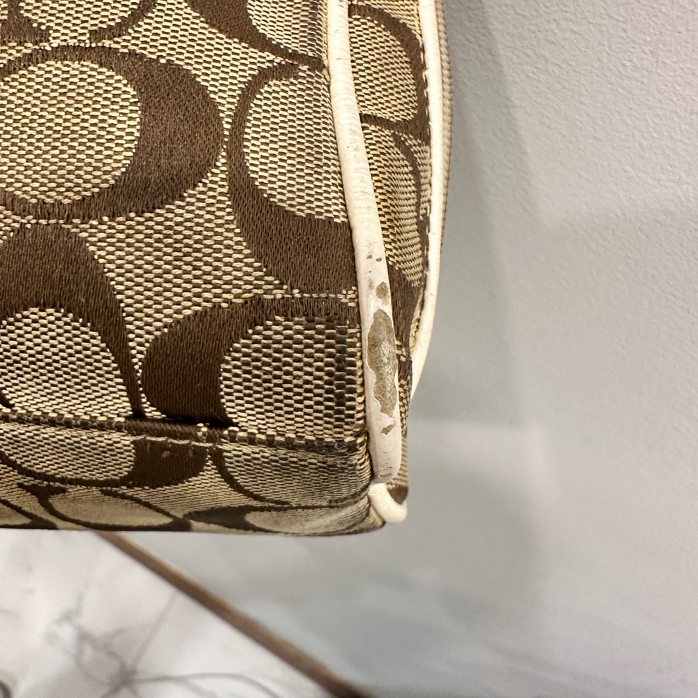 Coach Signature Canvas Makeup Case – Brown & Tan | 10” Wide 🤎 - Picture 4 of 6